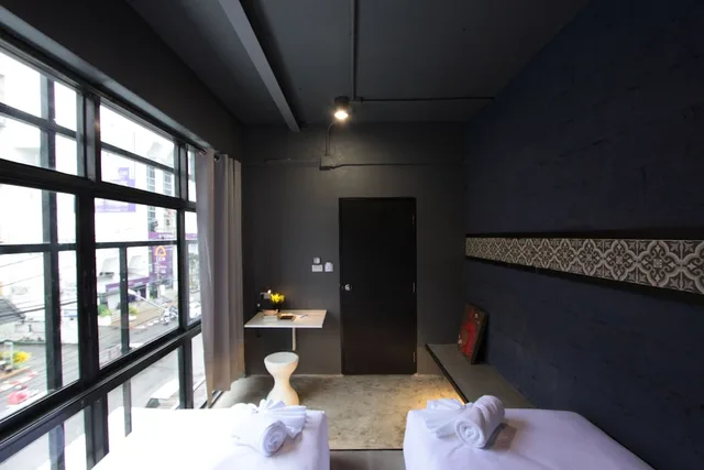 غرفة قياسية بسريرين منفصلين بحمام مشترك، Fulfill Phuket Hostel 3/3