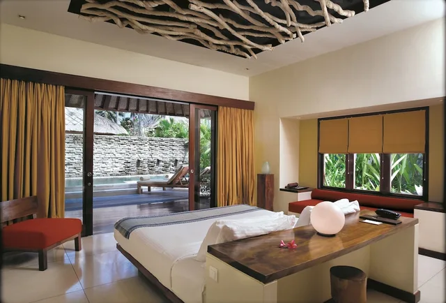 غرفة بسرير كينج وسرير كوين بغرفتي نوم بمسبح خاص، Qunci Villas Resort 1/1