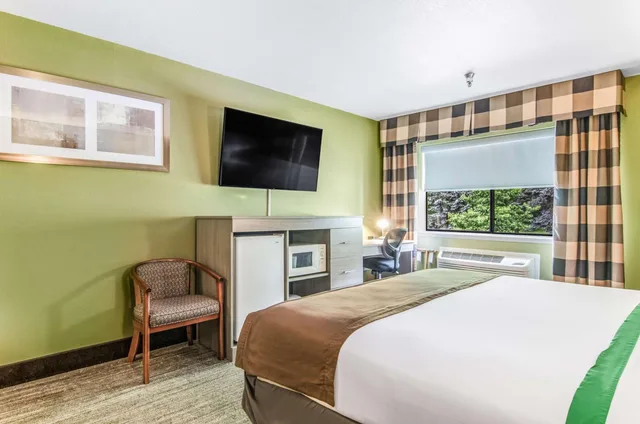 جناح بسرير كينج بجاكوزي، Guesthouse Poulsbo 1/5
