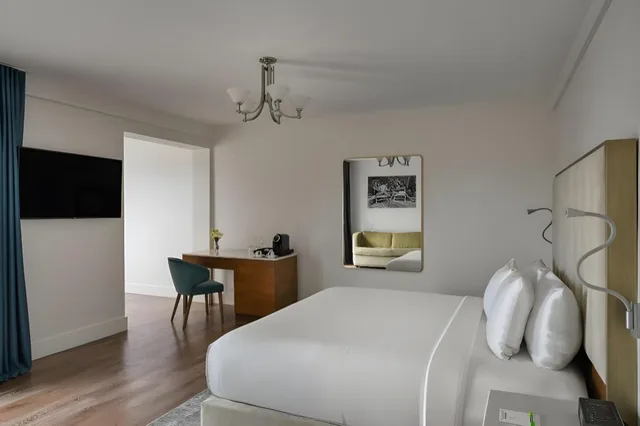 Sunrise, Penthouse, Sofa، Hotel Breakwater South Beach 1/3