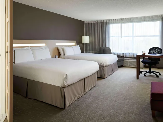 غرفة تنفيذية بسريرين كوين، NOVOTEL MONTREAL AIRPORT 1/3