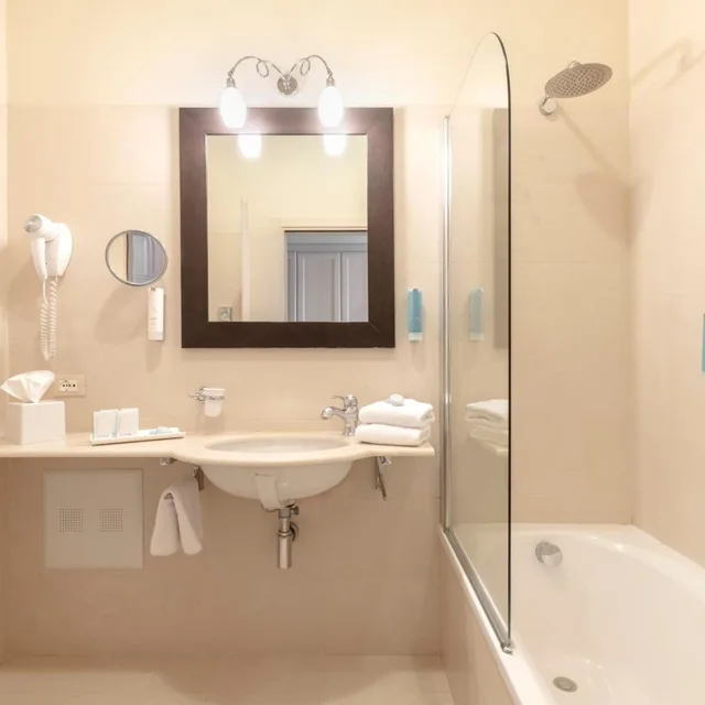 غرفة سوبيريور بسرير مزدوج بشرفة، Villa Rosa Hotel 6/8