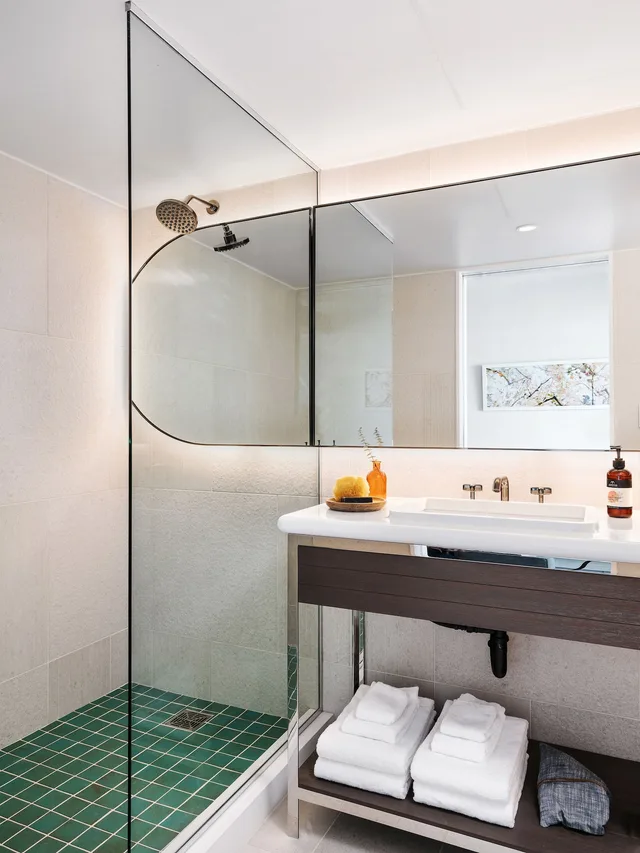 Room, King Bed, Lake Side، The Line Austin 7/10