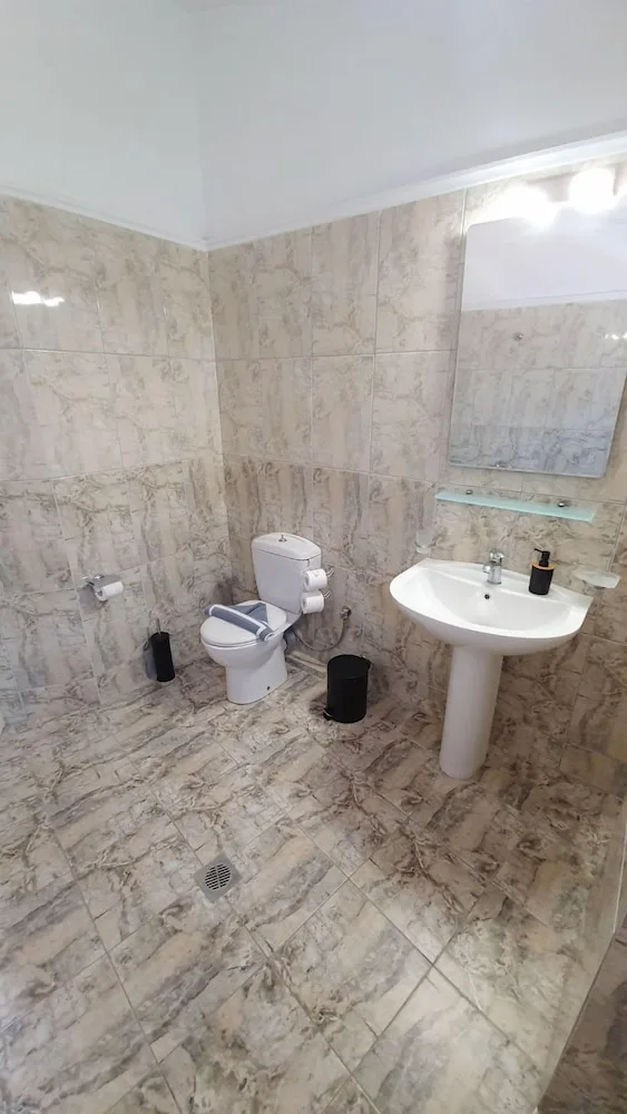 دوبلكس بسرير مزدوج وسريرين منفصلين بإطلالة على البحر بشرفة بغرفتي نوم مع أريكة، Kalimera Hotel 4/4
