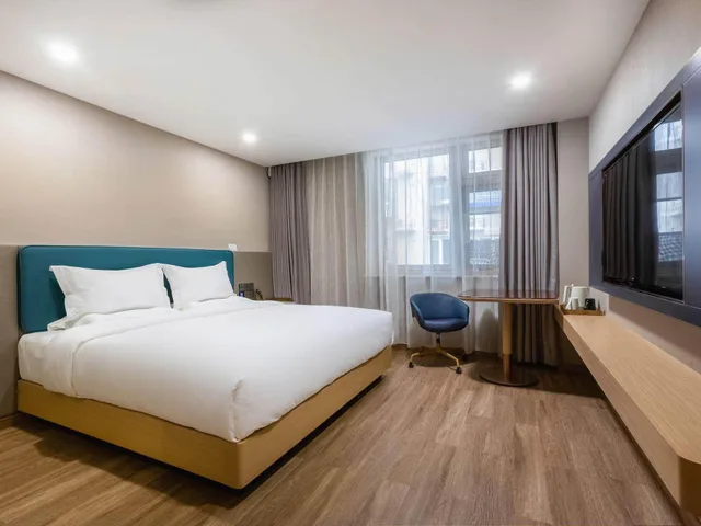 غرفة ديلوكس بسرير كينج بإطلالة، Cheermay hotels (Yonghe Palace, Dongzhimen Street, Beijing) 1/1