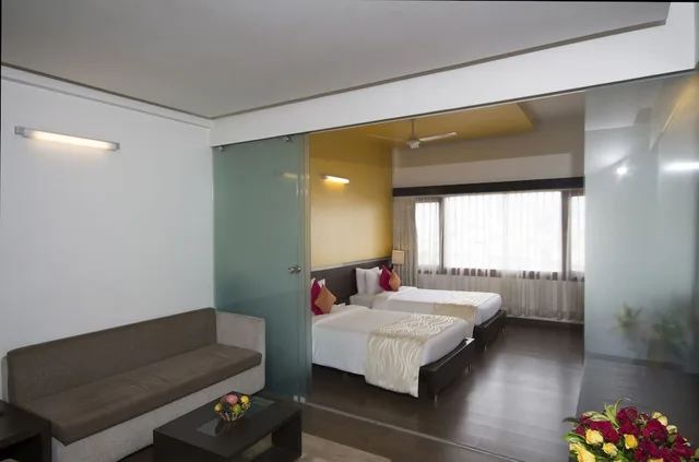 جناح ديلوكس بسرير كينج، DOLPHIN HOTEL 4/5