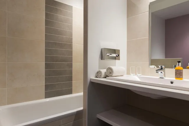 غرفة سوبيريور بسرير كينج، Best Western Le Galice Aix Centre-ville 5/7