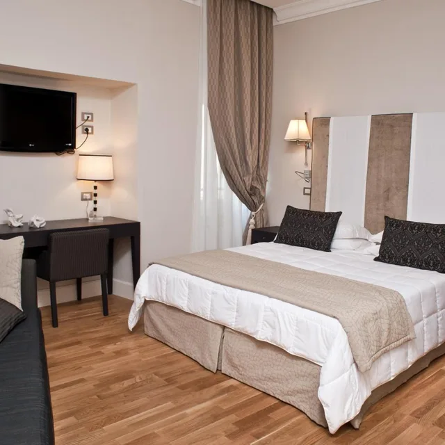 غرفة سوبيريور ثلاثية، Hotel Clitunno 2/10