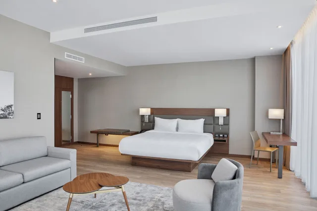 1 Bedroom, Suite, King Bed, City View, Sofa, Ac Hotel By Marriott Saltillo 6/10