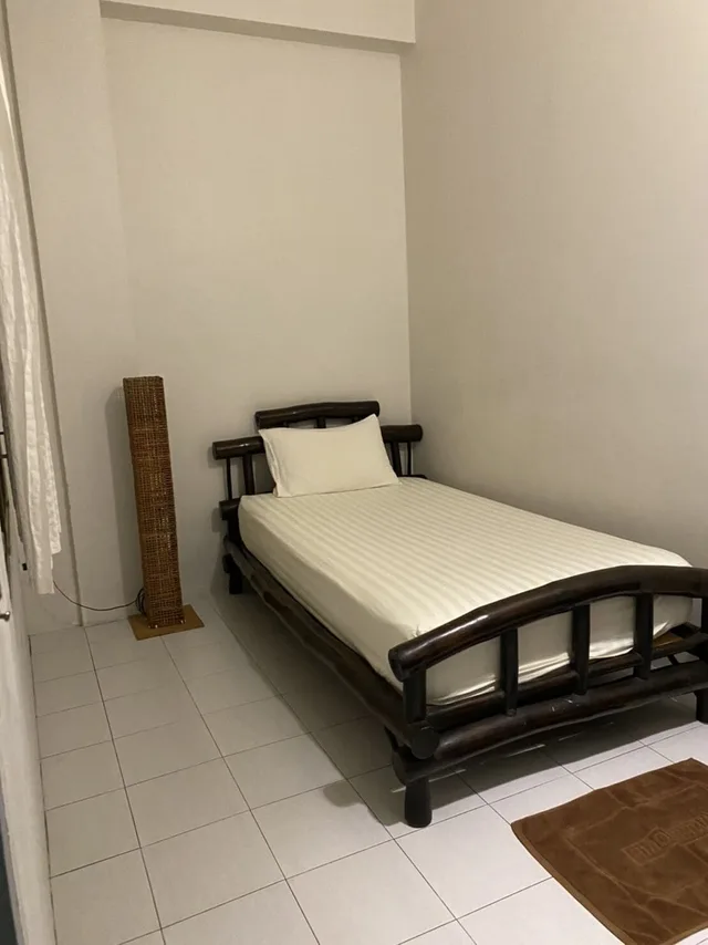 غرفة مفردة بسرير فردي بحمام مشترك في الملحق، Lamphu House Bangkok 1/3