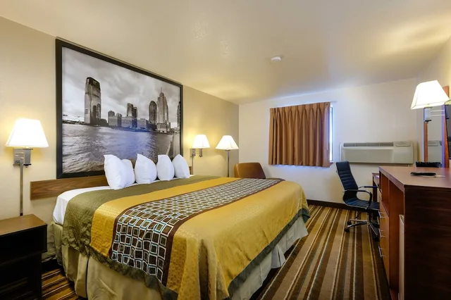 غرفة بسرير كينج، Super 8 By Wyndham Las Cruces/White Sands Area 2/2