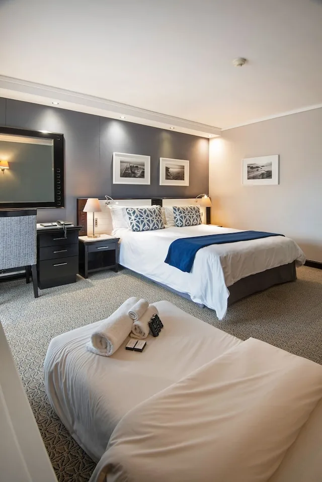 غرفة عائلية بسرير مزدوج، The Commodore Hotel 2/10