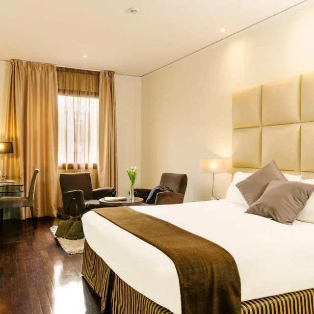 غرفة كومفورت بسرير مزدوج بحوض استحمام، Hotel Cosmopolitan 2/4