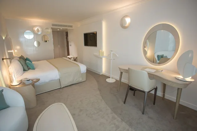 Classic, Twin Beds, Street View، MIRAMAR CROUESTY HOTEL 5/5