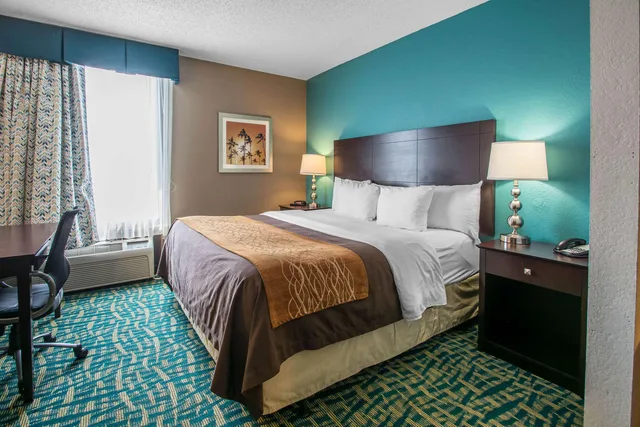 غرفة بسرير مزدوج، Comfort Inn & Suites Fort Lauderdale West Turnpike 4/6