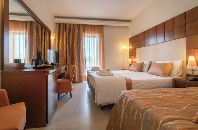 غرفة قياسية ثلاثية بسرير كوين وسرير فردي، Zante Park Resort & Spa BW Premier Collection 4/10