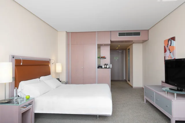 Melia, Twin Beds، Melia Valencia Palacio de Congresos Formely Hilton Valencia 4/10