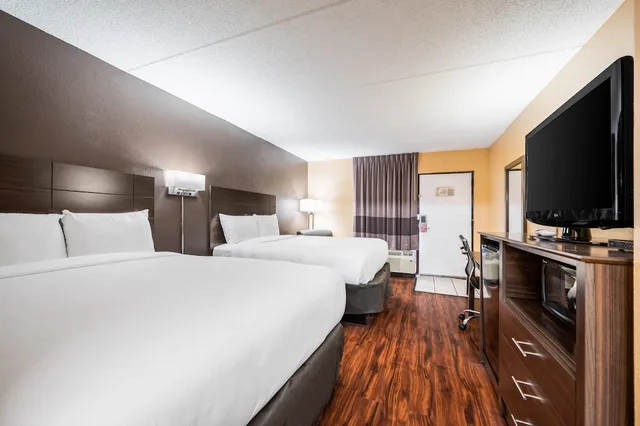 غرفة قياسية بسريرين كوين، Econo Lodge Columbus near Airport 1/4