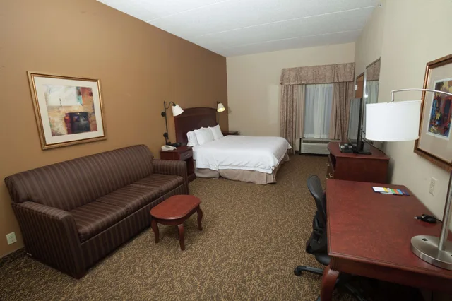 استوديو بسرير كينج مع أريكة لذوي الإعاقة، Hampton Inn Oneonta 2/5