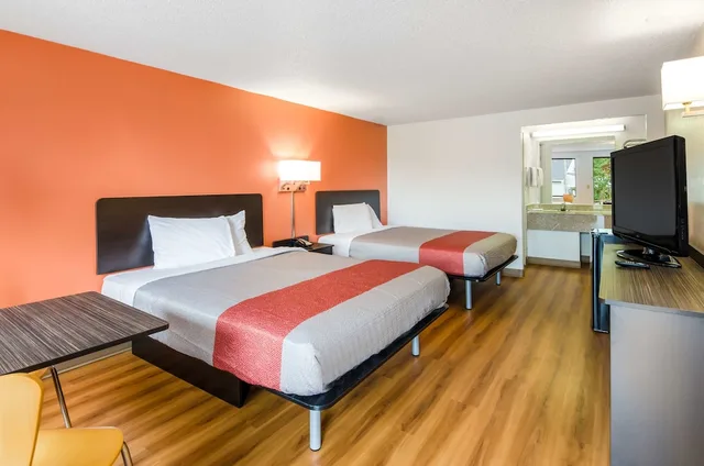 غرفة قياسية بسريرين مزدوجين للمدخنين، Motel6 Salem, VA 2/5