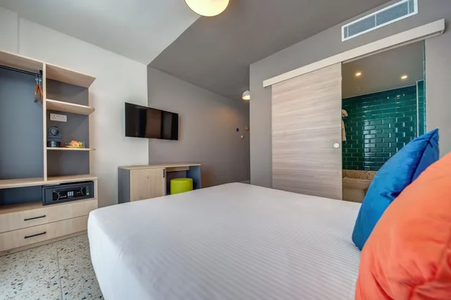 Superior, Double Bed, Argento Hotel 4/10