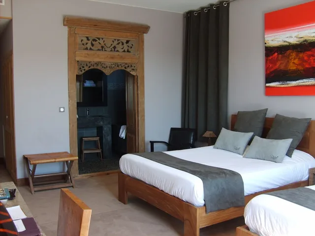غرفة عائلية بسريرين مزدوجين بشرفة، Hotel restaurant spa Disini Montpellier Est, The Originals Relais 2/2