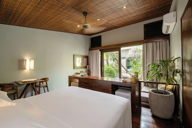 جناح بسرير كوين، Hotel Komune and Beach Club Bali 3/10
