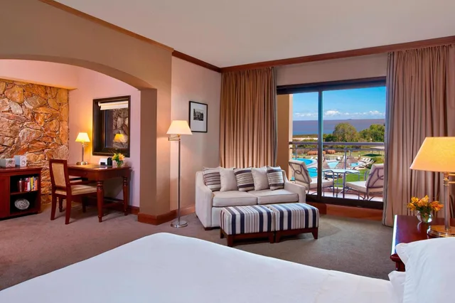 جناح جونيور بإطلالة على النهر، Sheraton Colonia Golf and Spa Resort 2/3