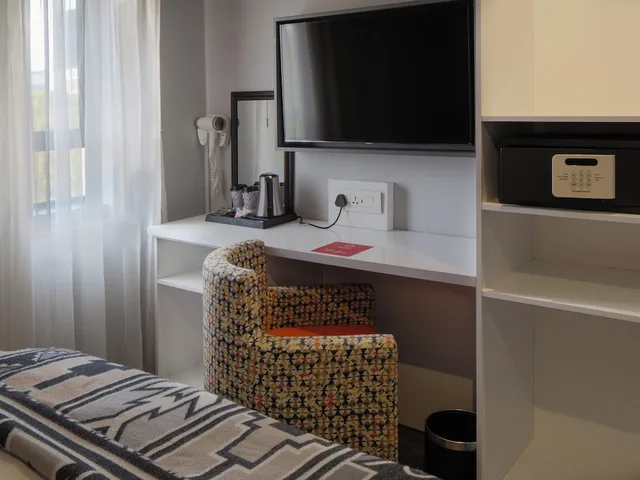 Standard, Twin Beds, Onomo Johannesburg Sandton Hotel 4/8