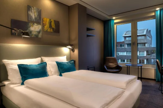 غرفة سوبيريور بسرير كوين، Motel One Amsterdam-Waterlooplein 1/8