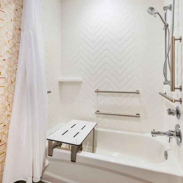 جناح بسرير كوين لذوي الإعاقة، Holiday Inn & Suites Toledo Southwest - Perrysburg 3/3