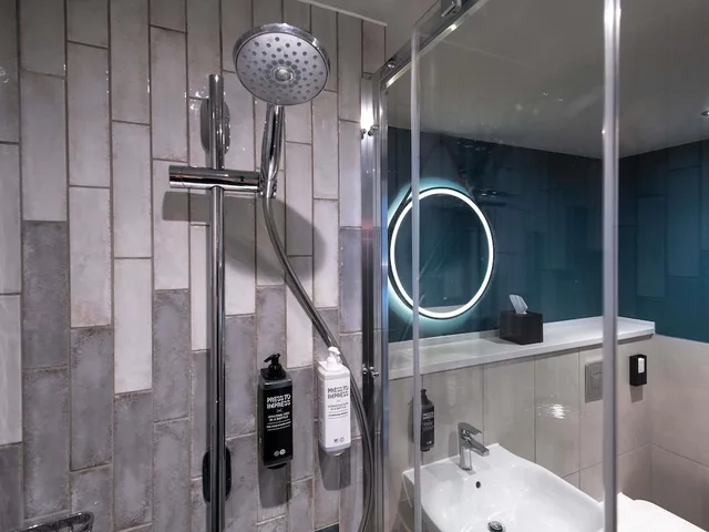 غرفة سوبيريور بسرير كينج مع أريكة بمطبخ صغير، ibis Styles Burton On Trent 6/6