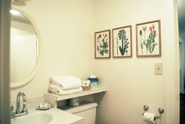 غرفة بسرير كينج مع أريكة، Woodstock Inn and Resort 10/10