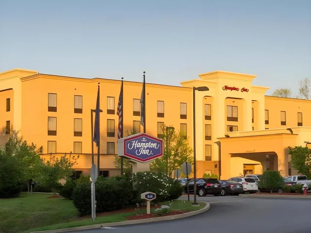 جناح استوديو بسرير كينج مع أريكة، Hampton Inn Brattleboro 1/2