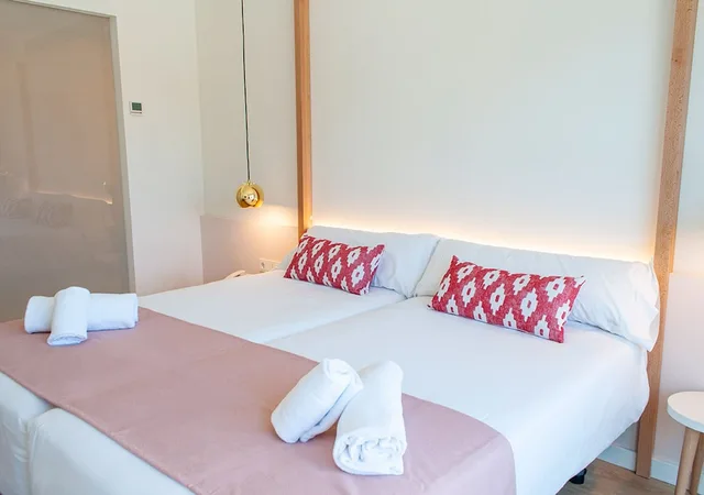 غرفة قياسية بسرير كوين بشرفة، Sol I Vida Boutique Hotel Adults Only 1/7