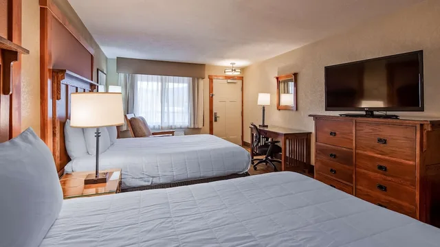 Standard, 2 Queen Beds, Pet Friendly, Best Western Plus High Country Inn 2/10