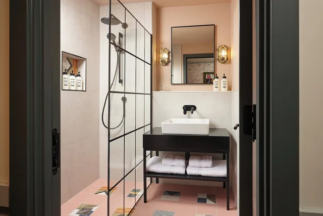 جناح ركني بسرير كينج، Hotel Indigo Gloucester - The Forum by IHG 8/8