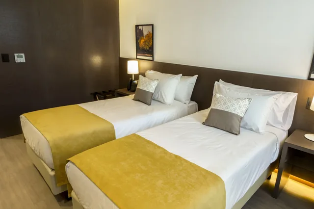 جناح بسرير كينج وسرير فردي، Dazzler by Wyndham La Plata 1/4