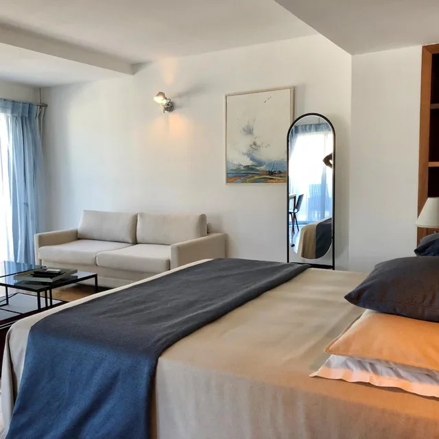 جناح ديلوكس، Hotel Genovese 3/6
