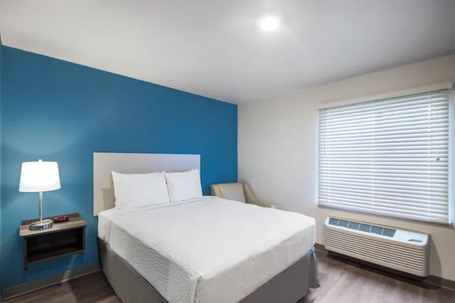 غرفة بسرير كوين لذوي الإعاقة، WoodSpring Suites Elgin - Chicago 6/9