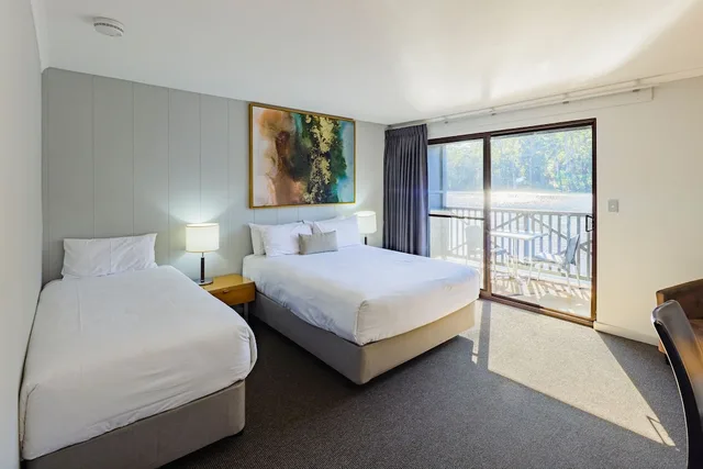 Room, 1 Queen and 1 Single Bed, Lake Side, Karri Valley Resort 2/3