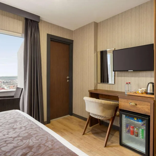 غرفة ديلوكس بشرفة، Operla Airport Hotels, Trademark Collection by Wyndham 5/7
