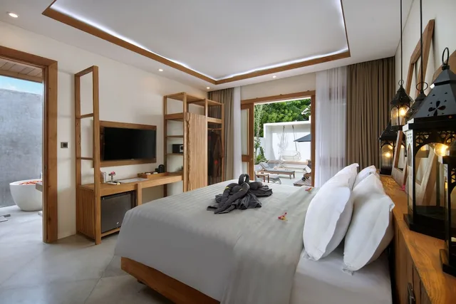 جناح سوبيريور بسرير كينج بإطلالة على المسبح بحوض استحمام، Ponte Villas 2/3