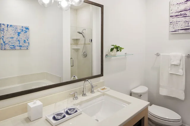 Guest Room, King Bed, Water Front، Parrot Key Hotel & Villas 7/11