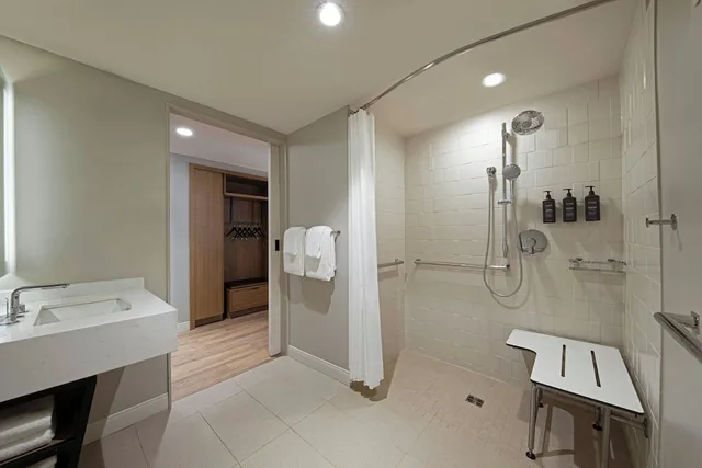 غرفة بسريرين كوين، Sheraton Birmingham 6/7