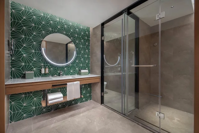 جناح بسرير فردي بإطلالة على البحر بغرفة نوم واحدة، Holiday Inn Beihai Silver Beach by IHG 2/2