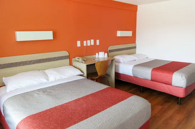 غرفة بسريرين مزدوجين، Rodeway Inn Altoona Orchard Plaza 1/4
