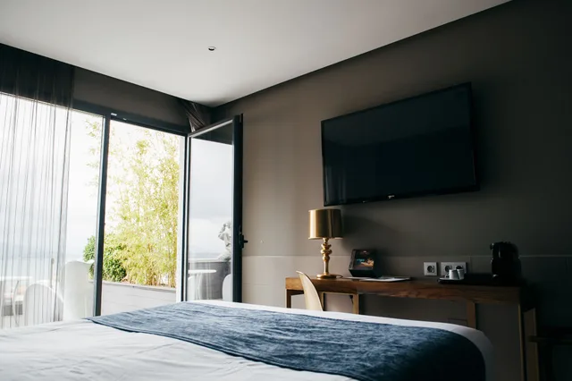 Comfort, Queen Bed, Bay View, Balcony، Hotel Art Santander 2/6