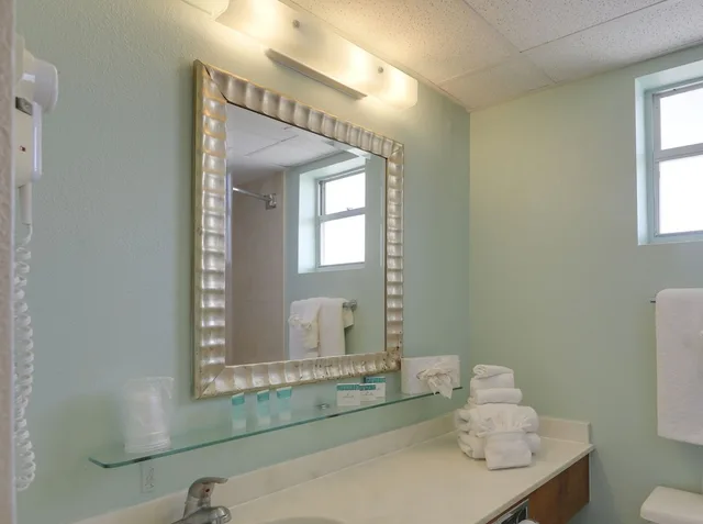 Standard, King Bed, Beachview Inn Clearwater Beach 6/6