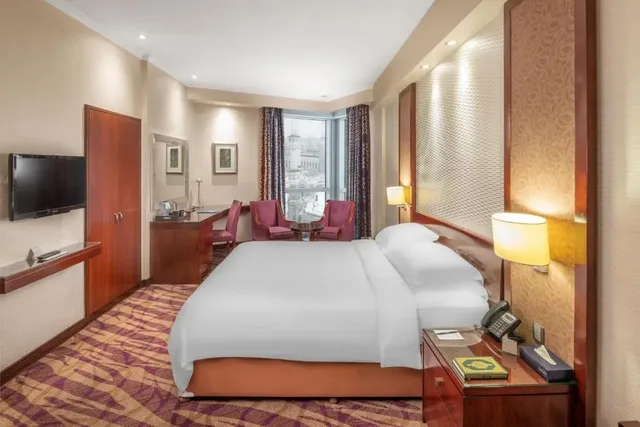 Room, Double Bed, with View, Al Marwa Rayhaan By Rotana 2/3